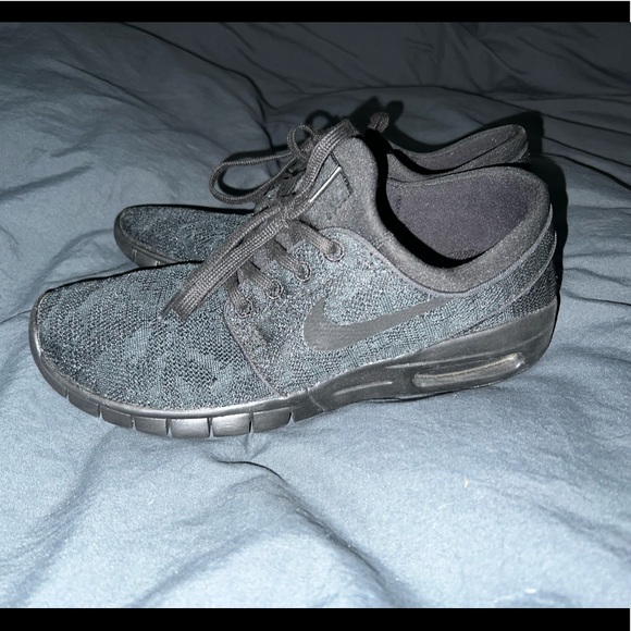 Nike Shoes - Nike Black Sneaker - mesh